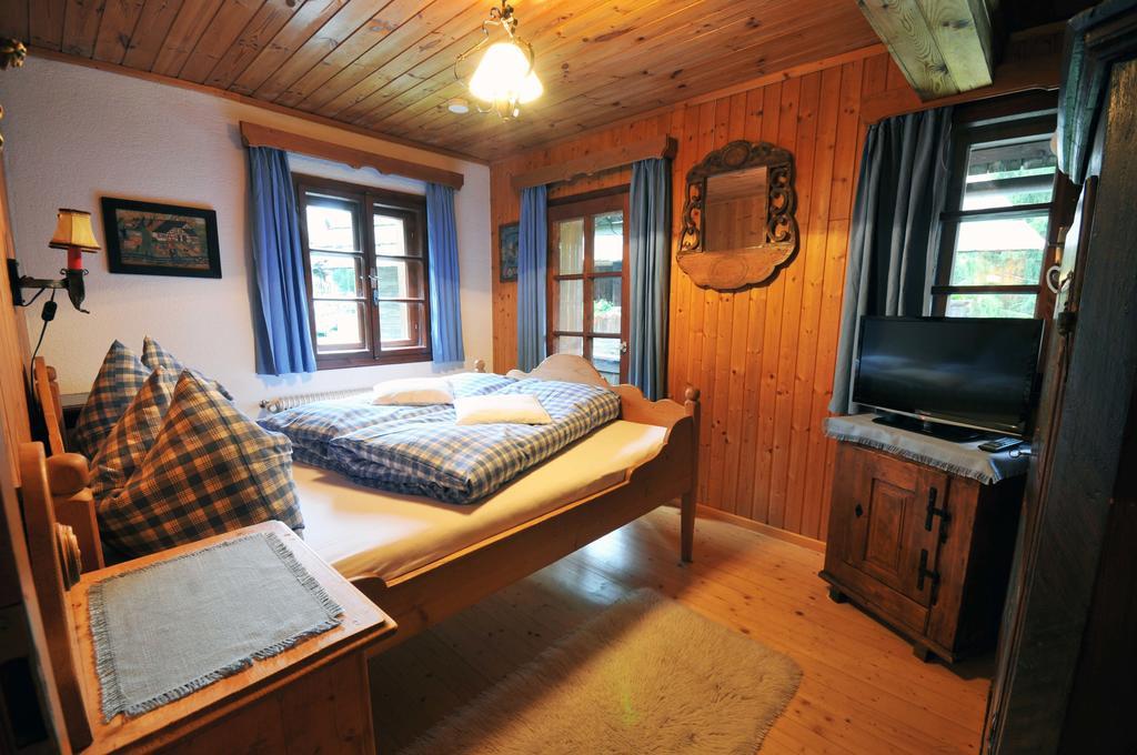 Haus Am Bach Villa บาด ไคลน์เคิร์ชไฮม์ ห้อง รูปภาพ